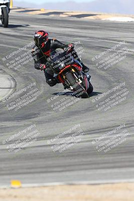 media/Dec-01-2025-Moto Forza (Mon) [[2daa91e15f]]/2-Intermediate Group/Session 2 (Turns 9 and 10)/